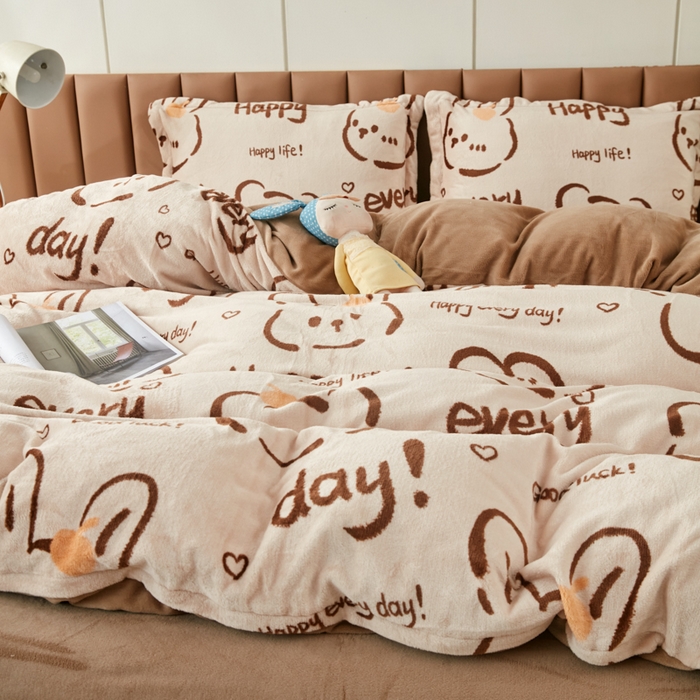 91家纺网 家纺一手货源 找家纺 乐居坊 2023新款高克重牛奶绒印花保暖四件套 快乐兔