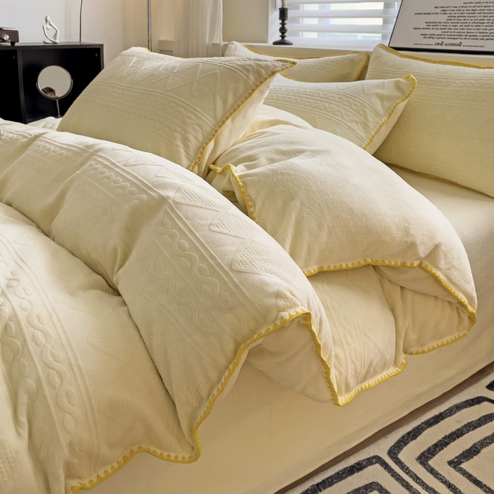91家纺网 家纺一手货源 找家纺 慕澄 2023新款高克重贝壳边雕花绒四件套 雕花绒-菠萝黄