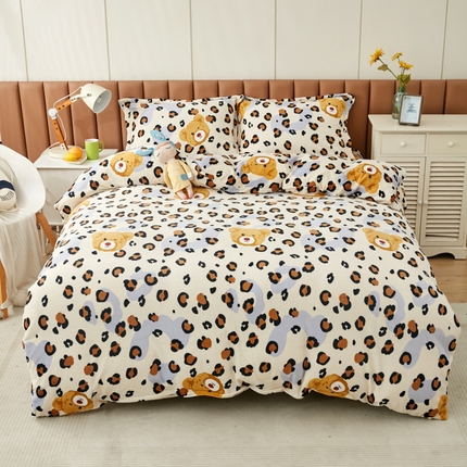 91家纺网 家纺一手货源 找家纺 乐居坊 2023新款高克重牛奶绒印花保暖四件套 豹纹熊