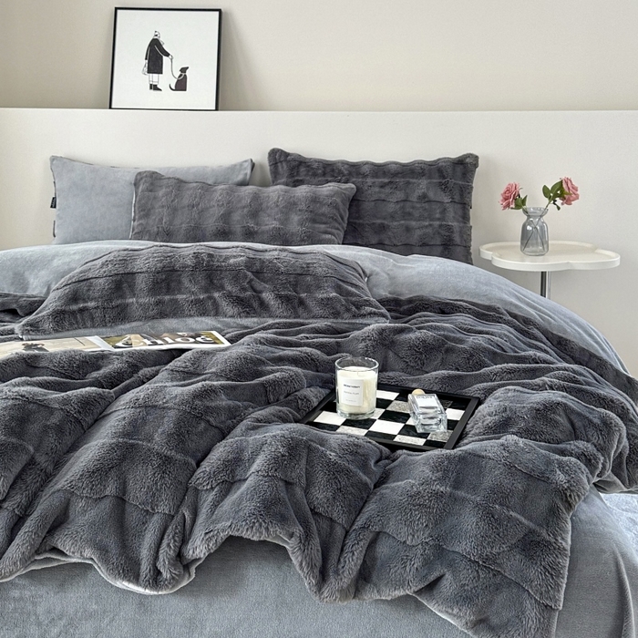 91家纺网 家纺一手货源 找家纺 乐视 2024新款兔兔绒立体剪花绒四件套 黎梦-雾霾灰