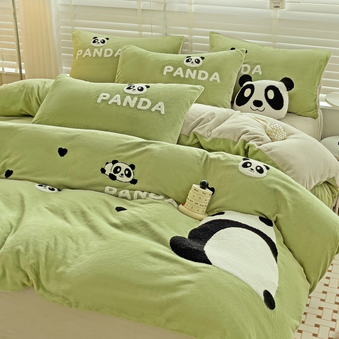 91家纺网 家纺一手货源 找家纺 （总）娜娜 2023新款牛奶绒毛巾绣四件套 熊猫多多系列