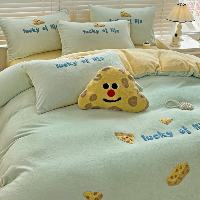 91家纺网 家纺一手货源 找家纺 娜娜 2023新款牛奶绒毛巾绣四件套 海绵宝宝系列 海绵宝宝-繁星蓝