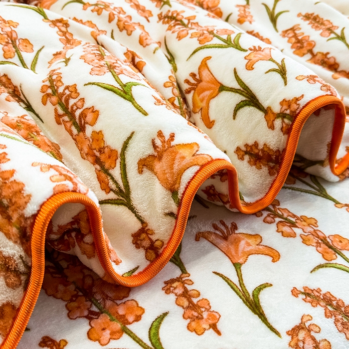 91家纺网 家纺一手货源 找家纺 欧喜璐 2023新款高克重牛奶绒四件套法莱绒金貂绒8.5斤加厚保暖-印花款 幸运花