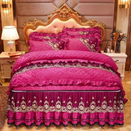 91家纺网 家纺一手货源 找家纺 恋尚 2023新款天鹅绒夹棉加厚床裙四件套可脱卸-皇朝盛世四件套 玫红