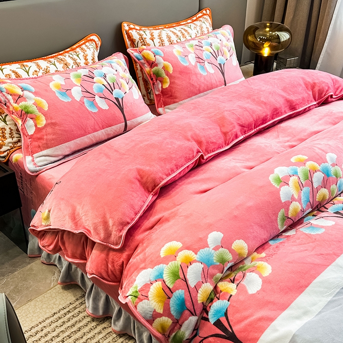 91家纺网 家纺一手货源 找家纺 欧喜璐 2023新款高克重牛奶绒四件套法莱绒金貂绒8.5斤加厚保暖-印花款 发财树