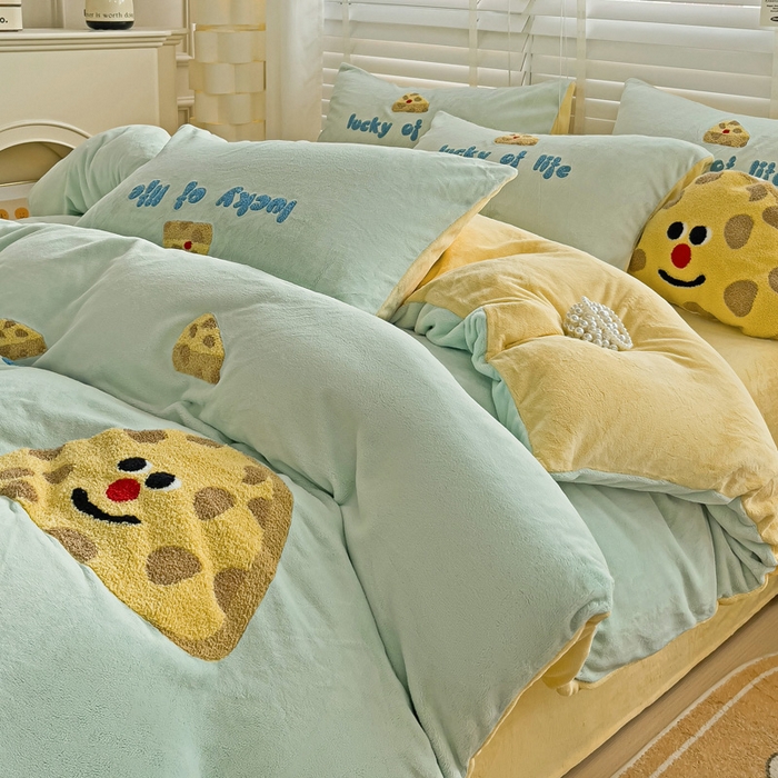 91家纺网 家纺一手货源 找家纺 娜娜 2023新款牛奶绒毛巾绣四件套 海绵宝宝系列 海绵宝宝-繁星蓝