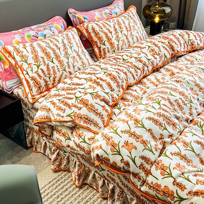 91家纺网 家纺一手货源 找家纺 欧喜璐 2023新款高克重牛奶绒四件套法莱绒金貂绒8.5斤加厚保暖-印花款 幸运花