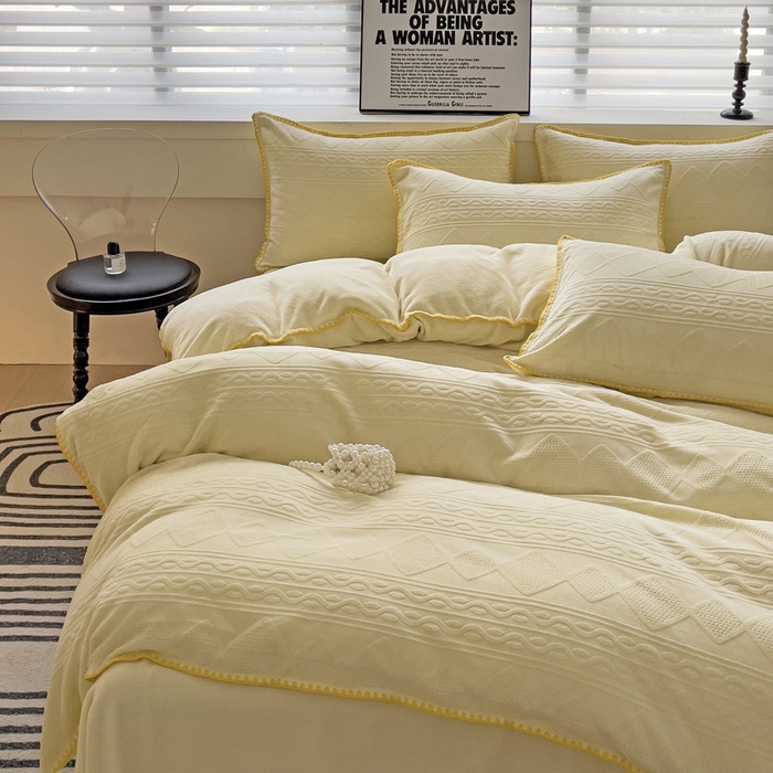 91家纺网 家纺一手货源 找家纺 慕澄 2023新款高克重贝壳边雕花绒四件套 雕花绒-菠萝黄