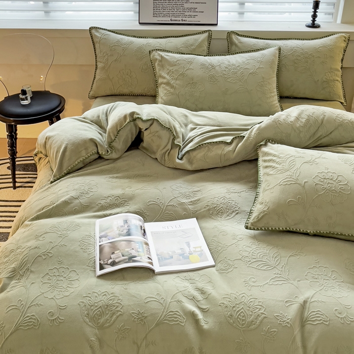 91家纺网 家纺一手货源 找家纺 慕澄 2023新款高克重贝壳边雕花绒四件套 雕花绒-荷叶绿