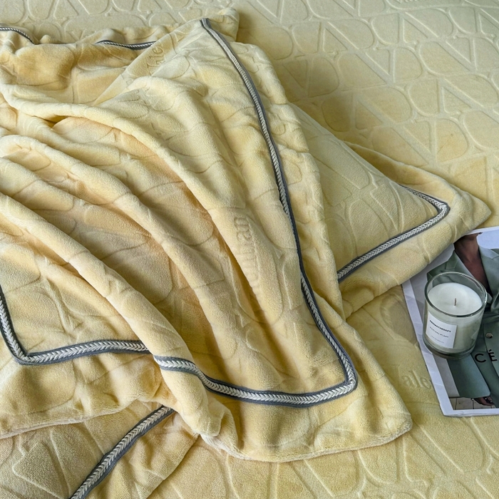 91家纺网 家纺一手货源 找家纺 2024新款雕花高密牛奶绒四件套-薇卡 薇卡-奶昔黄