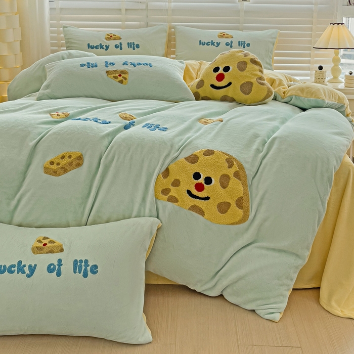 91家纺网 家纺一手货源 找家纺 娜娜 2023新款牛奶绒毛巾绣四件套 海绵宝宝系列 海绵宝宝-繁星蓝