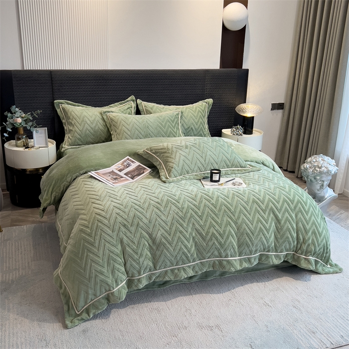 91家纺网 家纺一手货源 找家纺 丝幔家纺 2025新款W牛奶雕花绒四件套 W牛油果绿