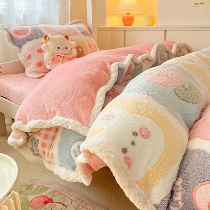 91家纺网 家纺一手货源 找家纺 川悦生活 2023新款立体雪花绒宽边学生床三件套四件套 宽边甜蜜日常粉