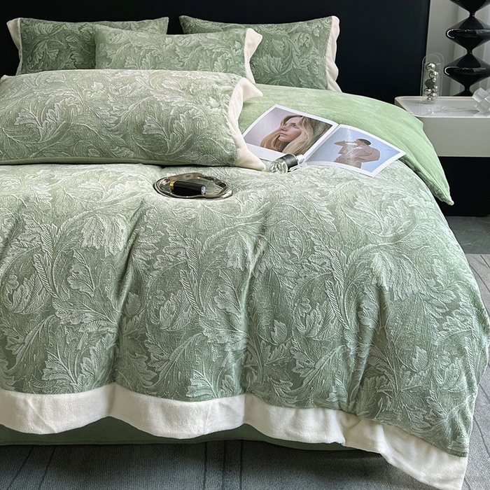 91家纺网 家纺一手货源 找家纺 宅家居 2023新款高奢加厚A类高克重浮雕花绒剪花烂花牛奶绒四件套 叶维-松绿