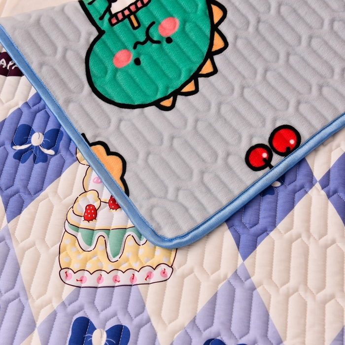 91家纺网 家纺一手货源 找家纺 床笠人家 2025新款A棉B绒-双面防水护理垫儿童床 蛋糕兔