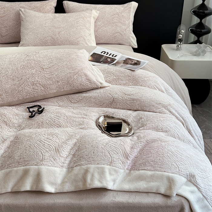 91家纺网 家纺一手货源 找家纺 宅家居 2023新款高奢加厚A类高克重浮雕花绒剪花烂花牛奶绒四件套 奈川-杏色