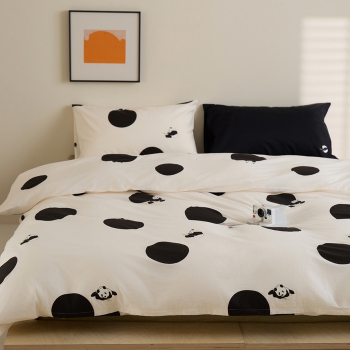 91家纺网 家纺一手货源 找家纺 雅居纺家纺 2023新款13070全棉混搭绣花款四件套 波点熊猫