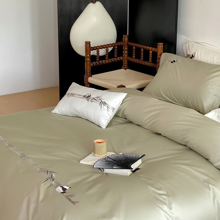 91家纺网 家纺一手货源 找家纺 沐白家居 2023长绒棉绣花四件套-奶熊起司 竹青绿