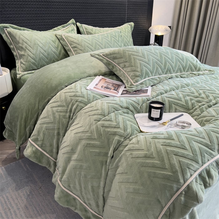 91家纺网 家纺一手货源 找家纺 丝幔家纺 2025新款W牛奶雕花绒四件套 W牛油果绿