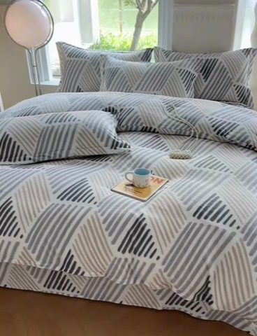 91家纺网 家纺一手货源 找家纺 2024秋冬新款牛奶绒单被套 柏拉图