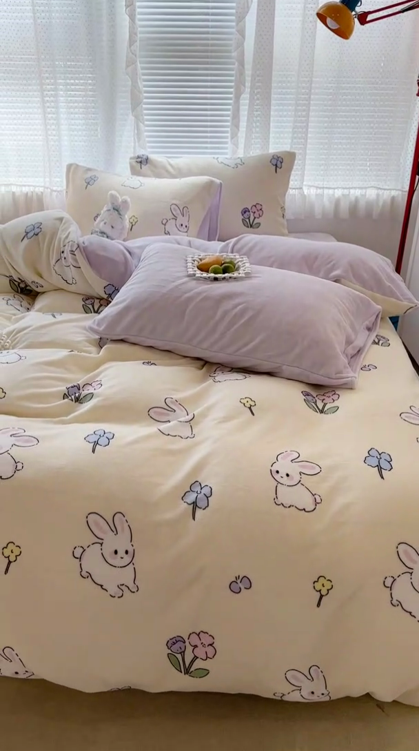 91家纺网 家纺一手货源 找家纺 昔可家纺 2023新款高克重印花牛奶绒小清新系列四件套 花小兔