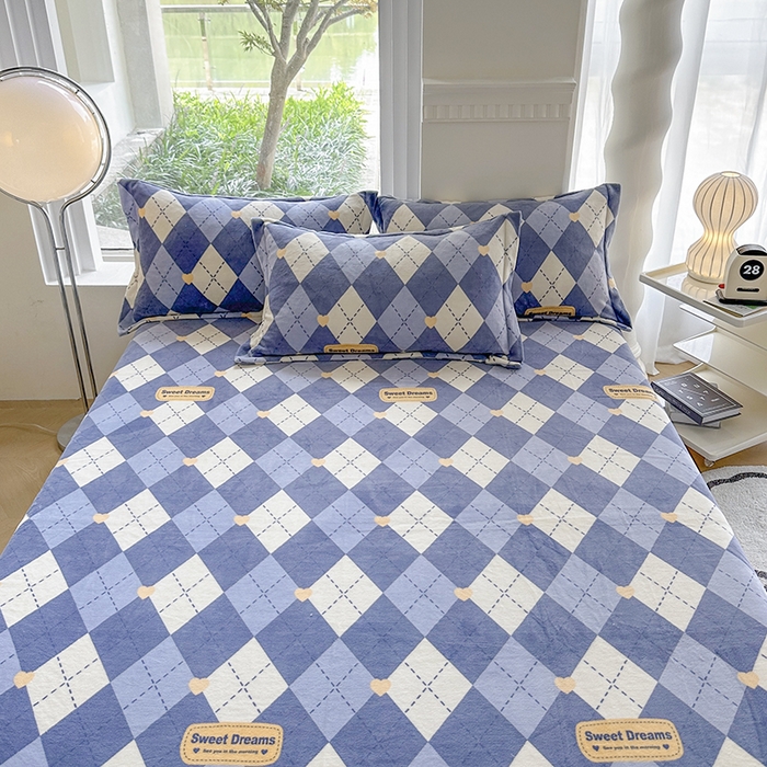 91家纺网 家纺一手货源 找家纺 2024秋冬新款牛奶绒单被套 英伦时光