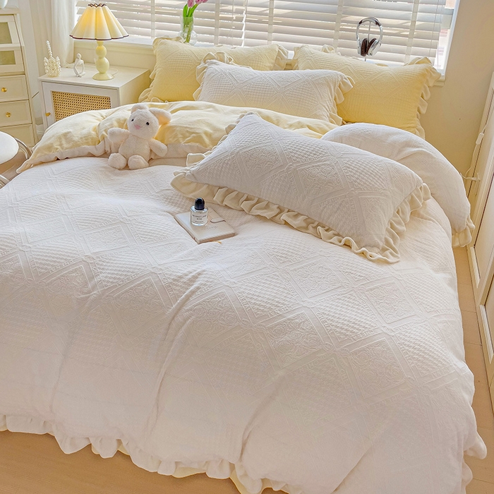 91家纺网 家纺一手货源 找家纺 静家居 2024牛奶绒韩版花边提花四件套 卡罗琳-白