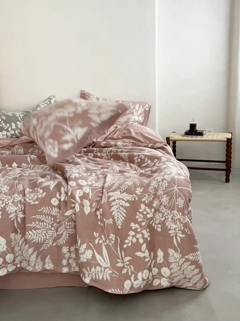 91家纺网 家纺一手货源 找家纺 （总）安莱生活 2023新款A类空气层双层纱大提花枝繁叶茂空气层系列四件套