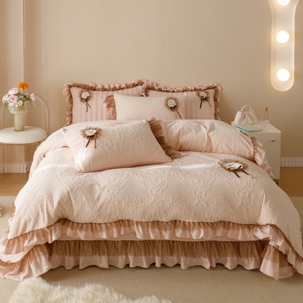 2024高克重牛奶绒纯色蕾丝荷叶边夹棉单床盖单件保暖床盖三件套 千玺粉