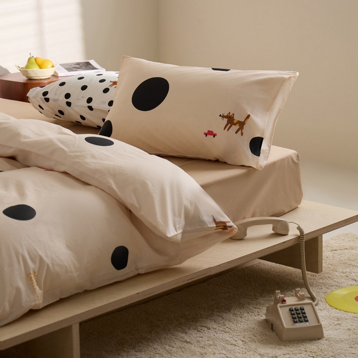 91家纺网 家纺一手货源 找家纺 雅居纺家纺 2023新款13070全棉混搭绣花款四件套 波点小狗