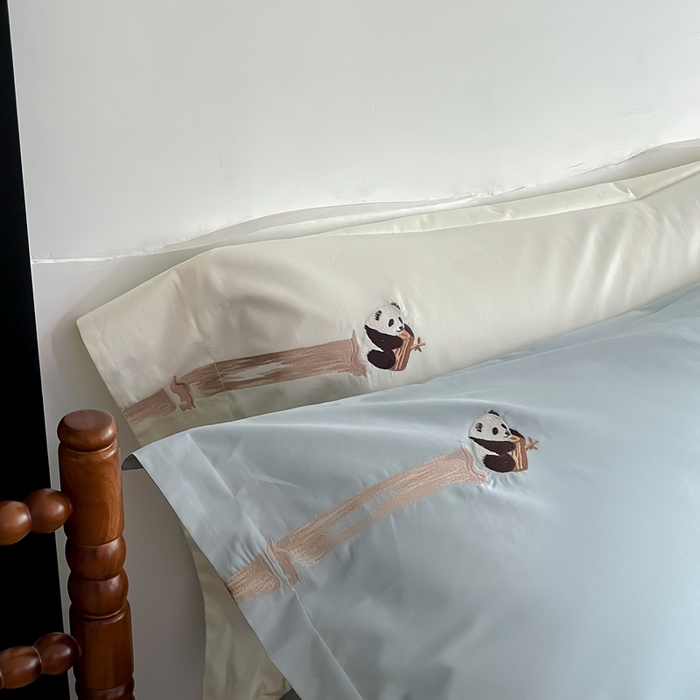 91家纺网 家纺一手货源 找家纺 沐白家居 2023长绒棉绣花四件套-奶熊起司 飘蓝