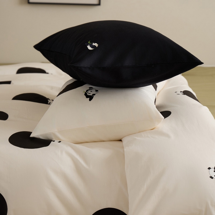 91家纺网 家纺一手货源 找家纺 雅居纺家纺 2023新款13070全棉混搭绣花款四件套 波点熊猫