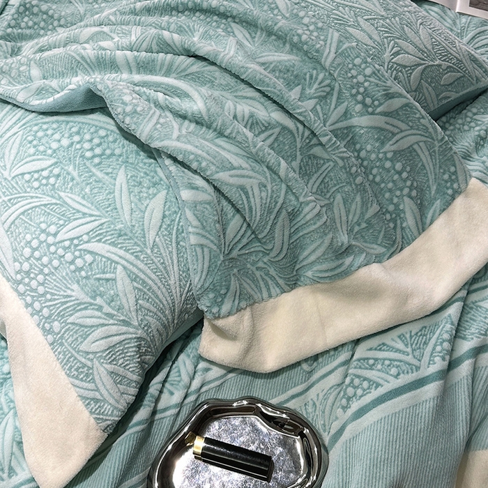 91家纺网 家纺一手货源 找家纺 宅家居 2023新款高奢加厚A类高克重浮雕花绒剪花烂花牛奶绒四件套 芳华-湖蓝