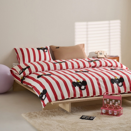 91家纺网 家纺一手货源 找家纺 雅居纺家纺 2023新款13070全棉混搭绣花款四件套 红色条纹