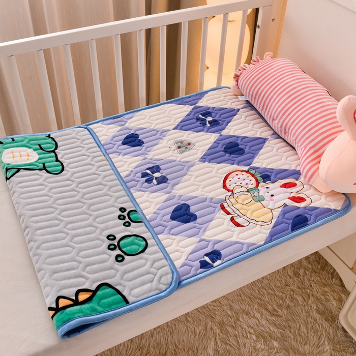 91家纺网 家纺一手货源 找家纺 床笠人家 2025新款A棉B绒-双面防水护理垫儿童床 蛋糕兔