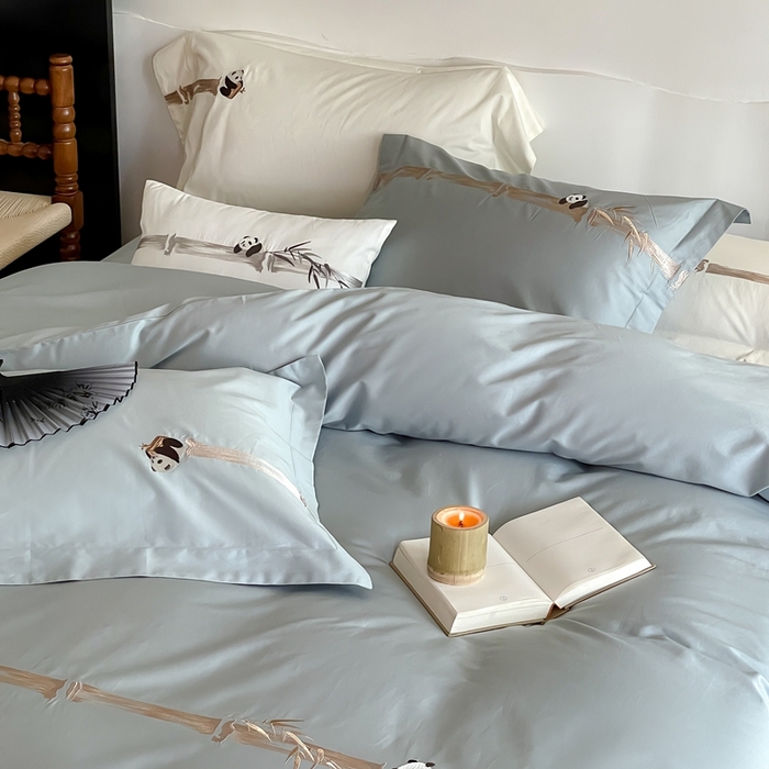 91家纺网 家纺一手货源 找家纺 沐白家居 2023长绒棉绣花四件套-奶熊起司 飘蓝