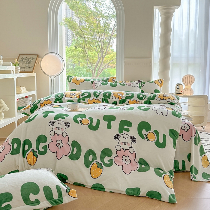 91家纺网 家纺一手货源 找家纺 2024秋冬新款牛奶绒单被套 快乐汪汪