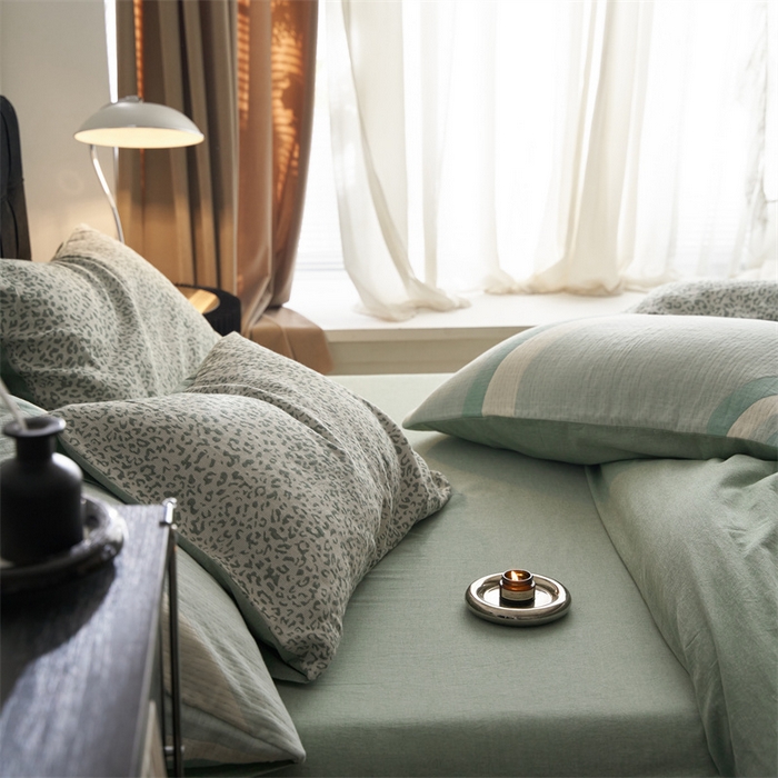 91家纺网 家纺一手货源 找家纺 （总）安莱生活 2023新款色纺A类双层纱格纳及豹纹系列四件套