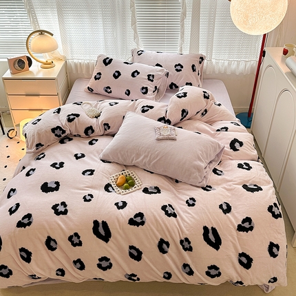 91家纺网 家纺一手货源 找家纺 （总）昔可家纺 2023新款高克重印花牛奶绒小清新系列四件套