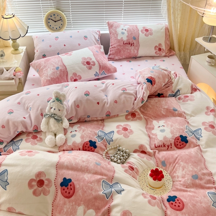 91家纺网 家纺一手货源 找家纺 昔可家纺 2023新款高克重印花牛奶绒小清新系列四件套 油画小兔