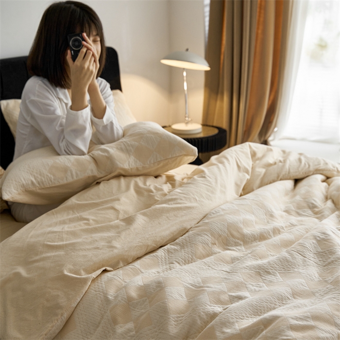 91家纺网 家纺一手货源 找家纺 （总）安莱生活 2023新款A类空气层双层纱大提花清颜折笙一色系列