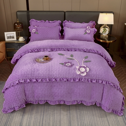 兴美佳家纺 2023新款高克重兔毛绒雕花手工盘花四件套 雪青