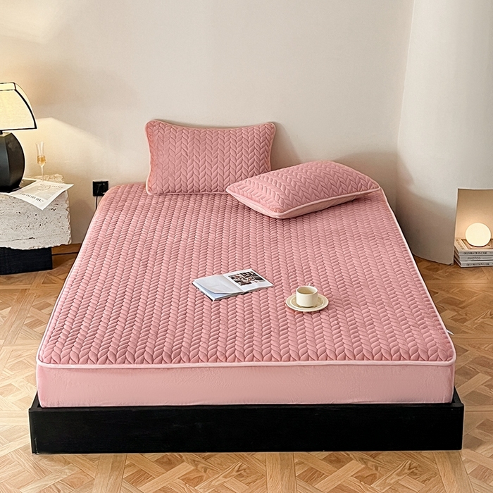 91家纺网 家纺一手货源 找家纺 欧邦 新款轻奢牛奶绒刺绣四件套 胭脂粉