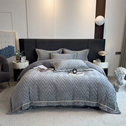 91家纺网 家纺一手货源 找家纺 （总）丝幔家纺 2025新款W牛奶雕花绒四件套