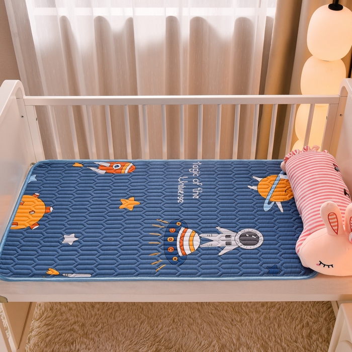 91家纺网 家纺一手货源 找家纺 床笠人家 2025新款A棉B绒-双面防水护理垫儿童床 快乐宇航员