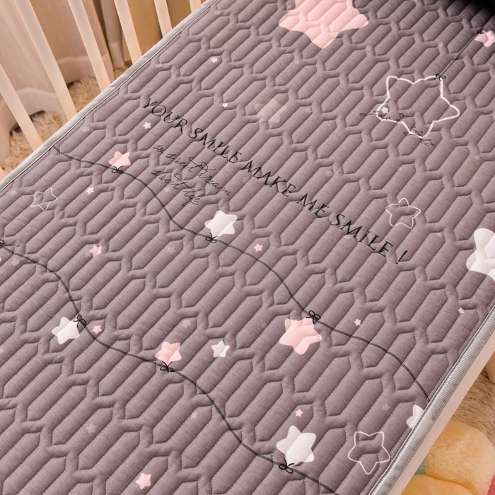 91家纺网 家纺一手货源 找家纺 床笠人家 2025新款A棉B绒-双面防水护理垫儿童床 星空之恋