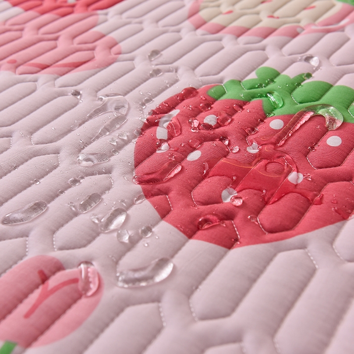 91家纺网 家纺一手货源 找家纺 床笠人家 2025新款A棉B绒-双面防水护理垫大床款 幸运草莓