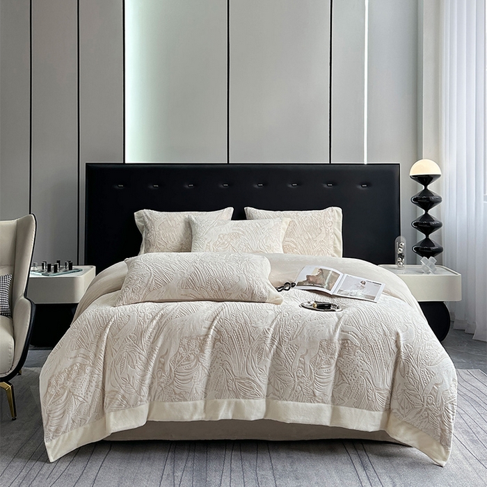 91家纺网 家纺一手货源 找家纺 宅家居 2023新款高奢加厚A类高克重浮雕花绒剪花烂花牛奶绒四件套 布鲁斯-杏色