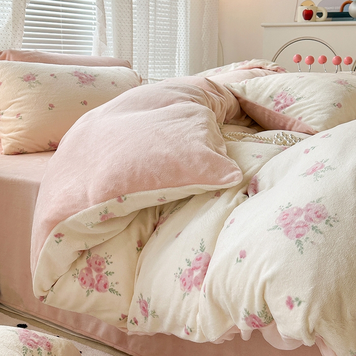 91家纺网 家纺一手货源 找家纺 昔可家纺 2023新款高克重印花牛奶绒小清新系列四件套 午后茶花