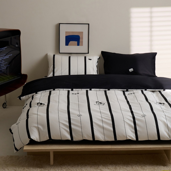 91家纺网 家纺一手货源 找家纺 雅居纺家纺 2023新款13070全棉混搭绣花款四件套 黑白条纹